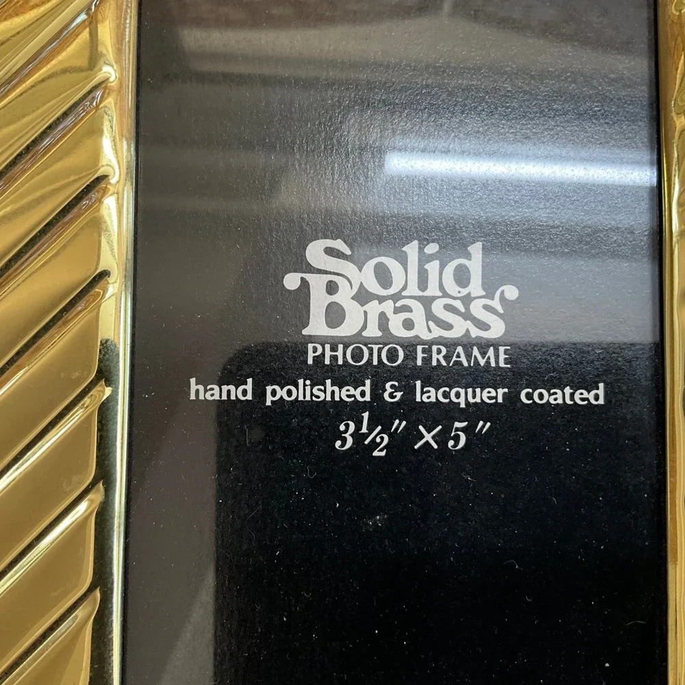 Solid Brass Photo Frame Gold‎ Ribbed Polished Lacquer Coated 3.5x5 Vintage Style